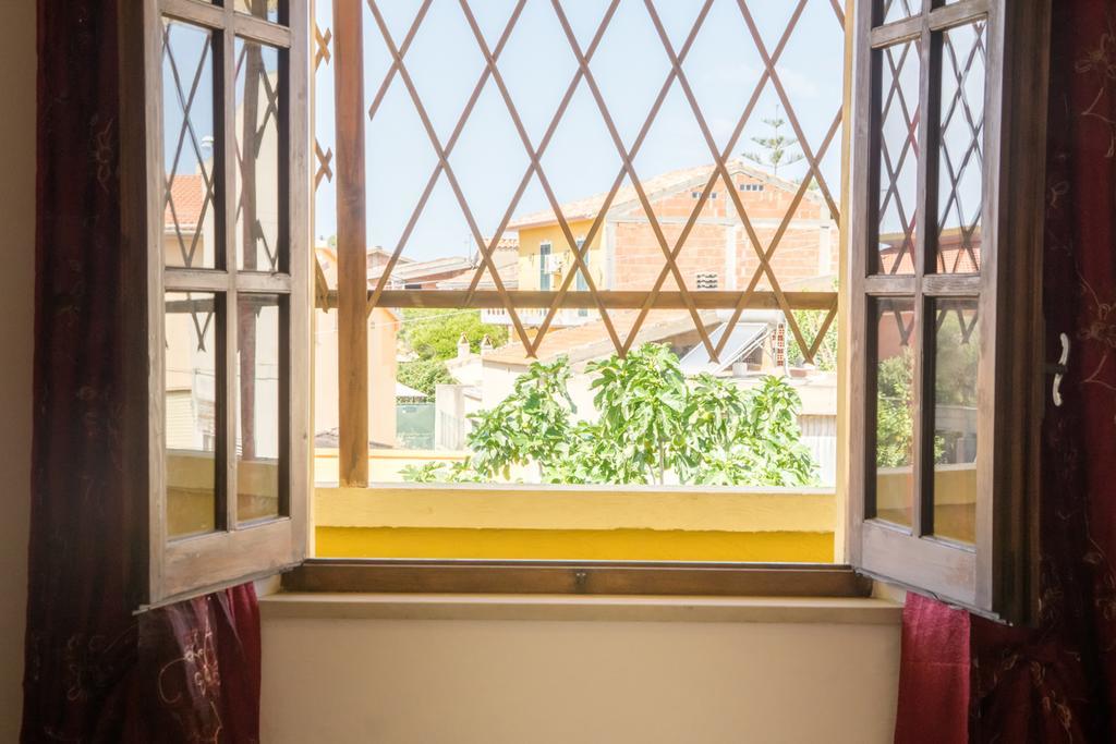 Casa Vacanza Da Luisa San Giovanni Suèrgiu Eksteriør bilde